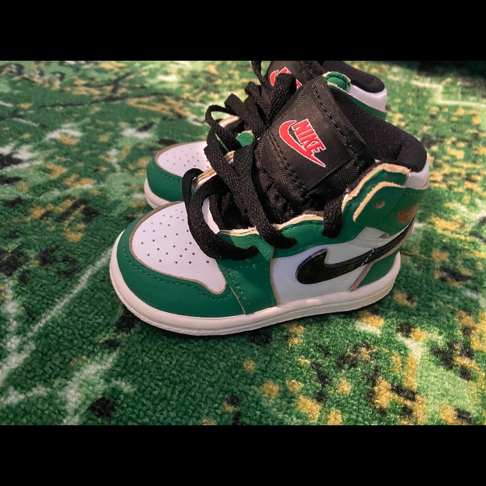 Jordan 1 lucky green infant size 4c